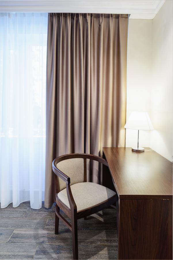 Hotel Cheluskintsev Gagra Esterno foto
