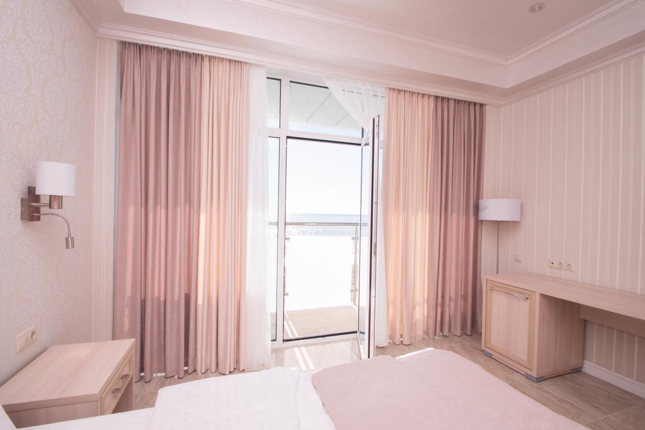 Hotel Cheluskintsev Gagra Esterno foto