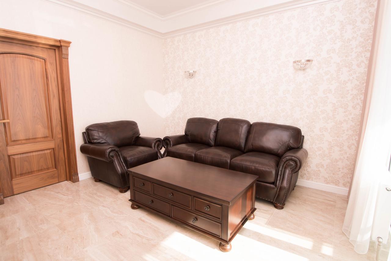 Hotel Cheluskintsev Gagra Esterno foto