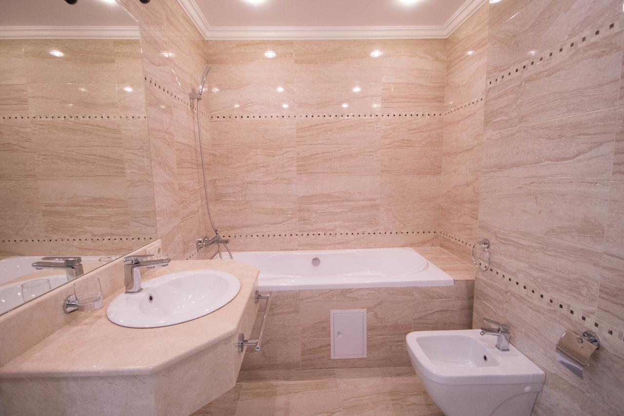 Hotel Cheluskintsev Gagra Esterno foto