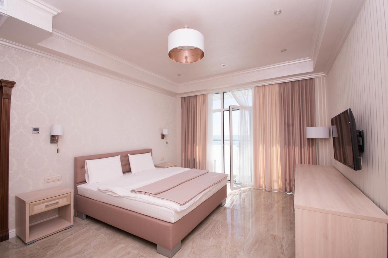 Hotel Cheluskintsev Gagra Esterno foto