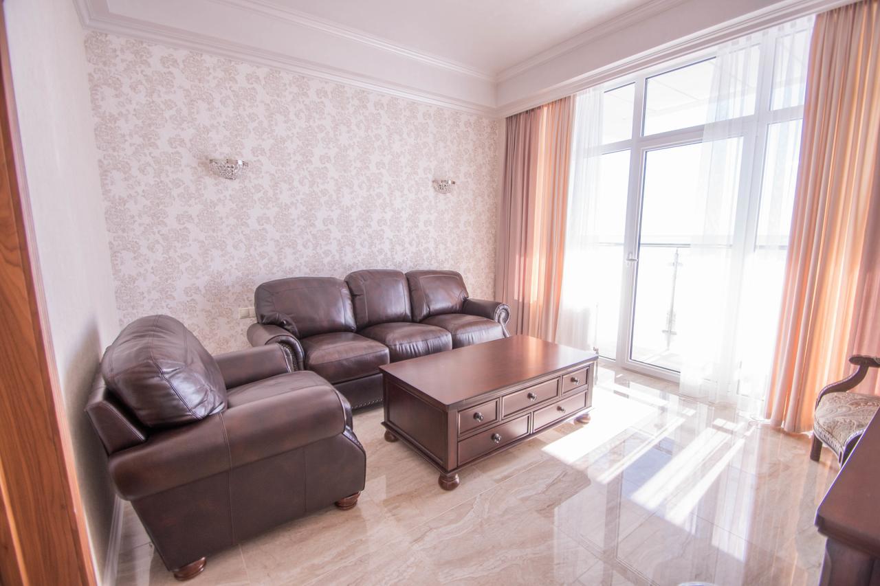 Hotel Cheluskintsev Gagra Esterno foto