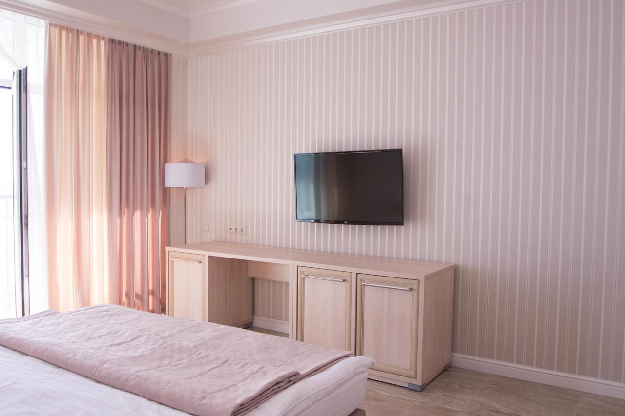 Hotel Cheluskintsev Gagra Esterno foto