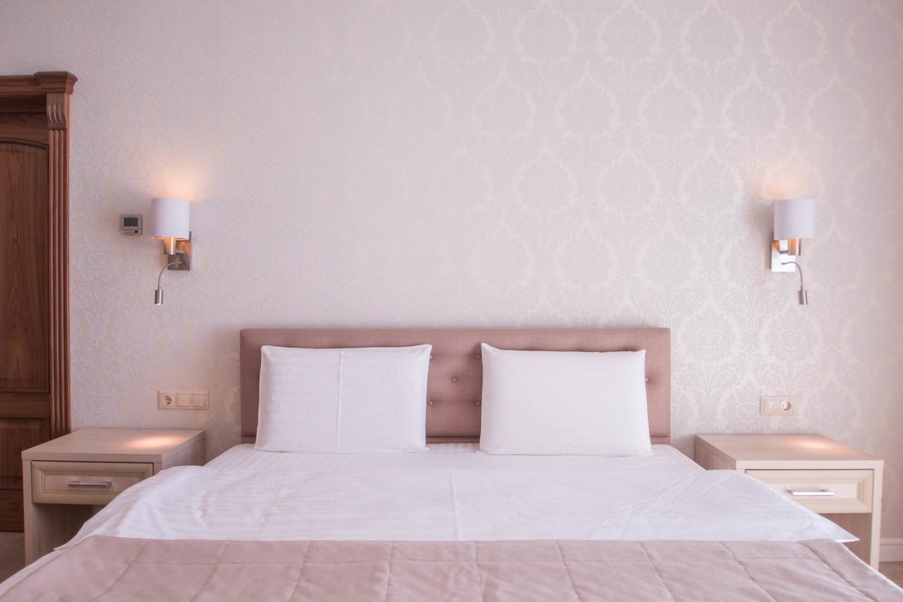 Hotel Cheluskintsev Gagra Esterno foto