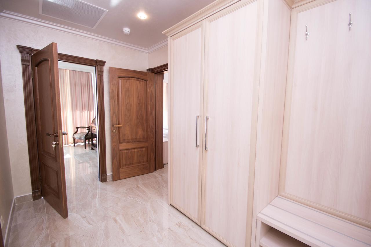 Hotel Cheluskintsev Gagra Esterno foto