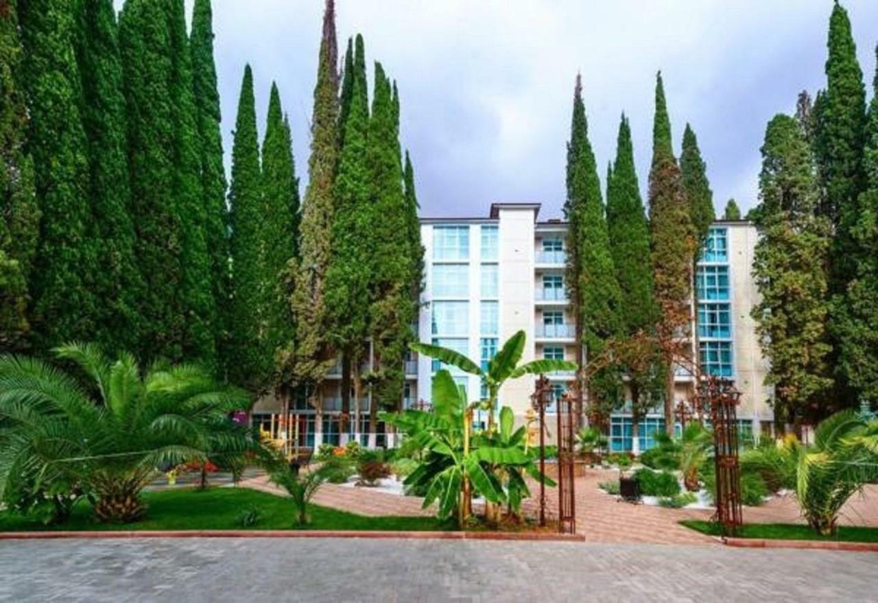 Hotel Cheluskintsev Gagra Esterno foto