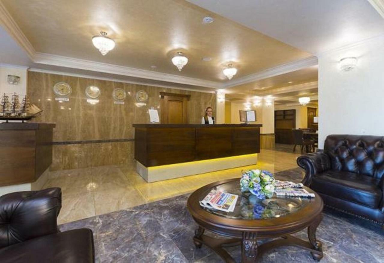 Hotel Cheluskintsev Gagra Esterno foto