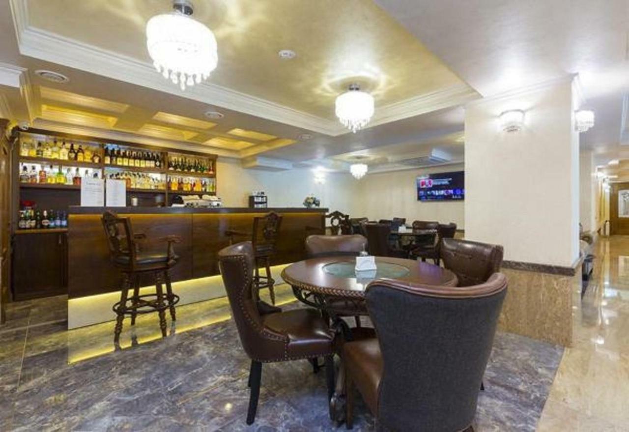 Hotel Cheluskintsev Gagra Esterno foto