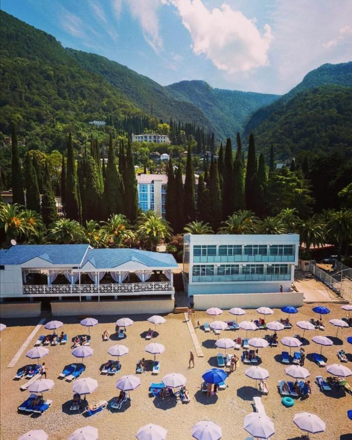 Hotel Cheluskintsev Gagra Esterno foto