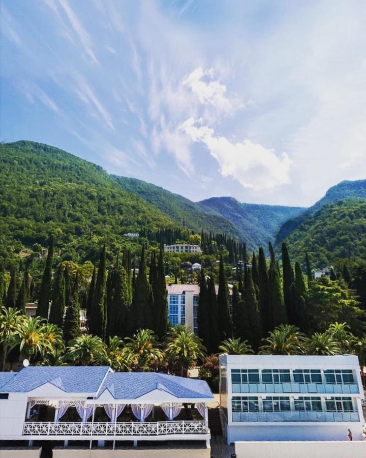Hotel Cheluskintsev Gagra Esterno foto